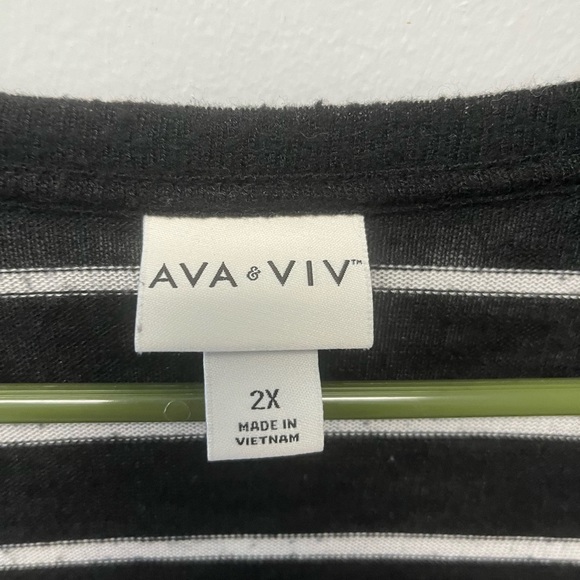 Ava & Viv Plus Size Sweater - Picture 6 of 6
